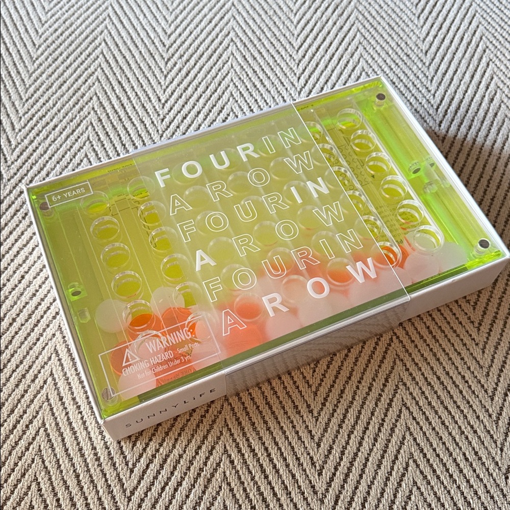 Sunnylife Mini Lucite Four in a Row Game NWT - Picture 2 of 3